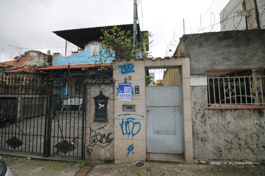 Fachada de casa à venda com 2 quartos, 63m² em Irajá, Rio de Janeiro
