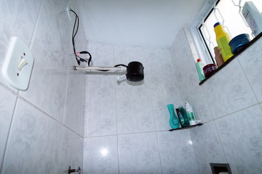 Banheiro de casa à venda com 2 quartos, 63m² em Irajá, Rio de Janeiro