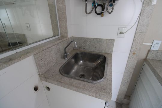 Área de serviço de casa de condomínio para alugar com 3 quartos, 127m² em Jacarepaguá, Rio de Janeiro