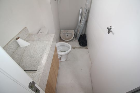 Banheiro de apartamento para alugar com 1 quarto, 26m² em Tucuruvi, São Paulo