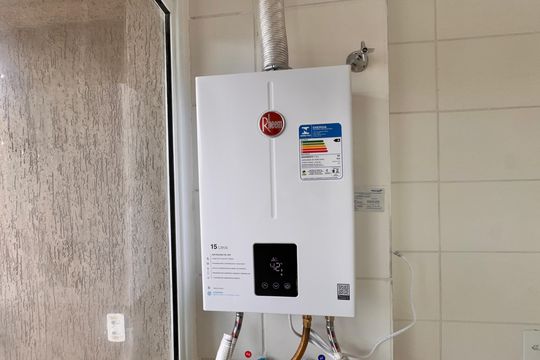 Área de serviço de apartamento para alugar com 2 quartos, 51m² em Barra Olímpica, Rio de Janeiro