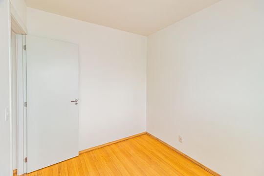 Quarto 1 de apartamento para alugar com 2 quartos, 42m² em Parque Maria Helena, São Paulo