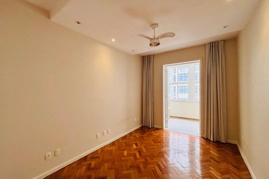 Apartamento à venda com 3 quartos, 133m² em Copacabana, Rio de Janeiro