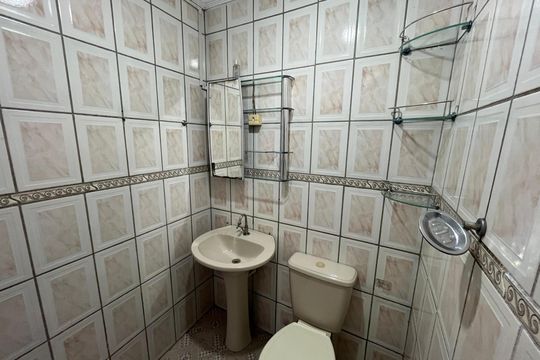 Banheiro de casa para alugar com 1 quarto, 65m² em Parque Maria Domitila, São Paulo
