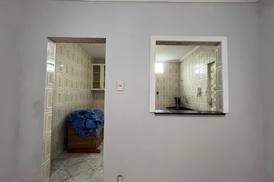 Vista da Sala para cozinha de casa para alugar com 1 quarto, 65m² em Parque Maria Domitila, São Paulo