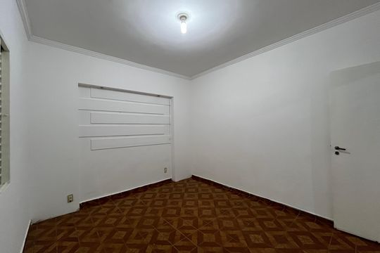 Quarto de casa para alugar com 1 quarto, 65m² em Parque Maria Domitila, São Paulo