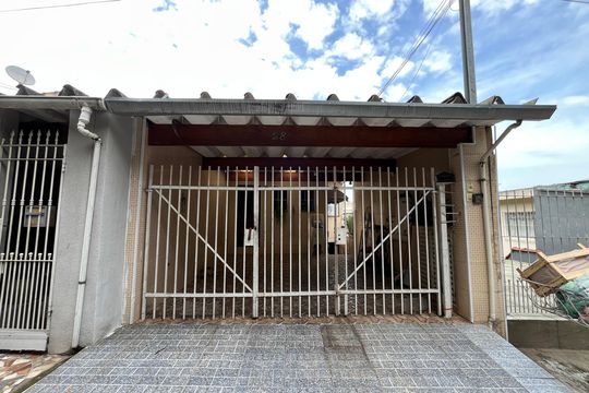 Fachada de casa para alugar com 1 quarto, 65m² em Parque Maria Domitila, São Paulo