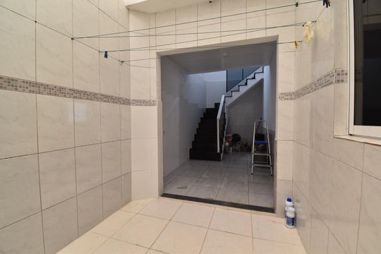 Área de Serviço de casa à venda com 4 quartos, 191m² em Sítio Cercado, Curitiba