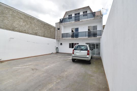 Quintal de casa à venda com 4 quartos, 191m² em Sítio Cercado, Curitiba