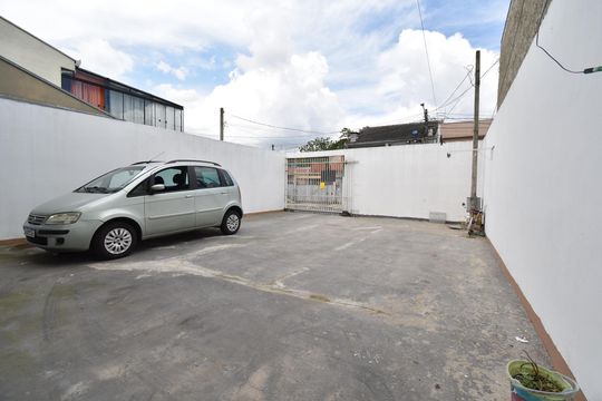 Quintal de casa à venda com 4 quartos, 191m² em Sítio Cercado, Curitiba