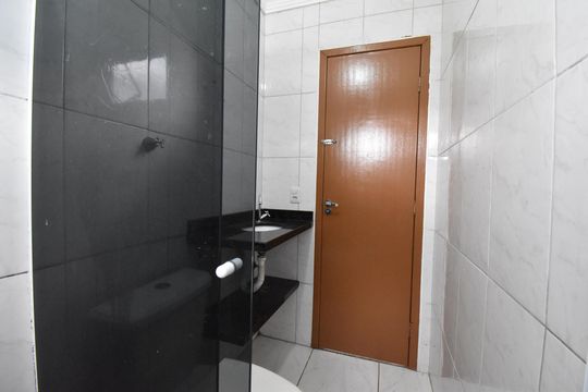 Banheiro da Suíte de casa à venda com 4 quartos, 191m² em Sítio Cercado, Curitiba