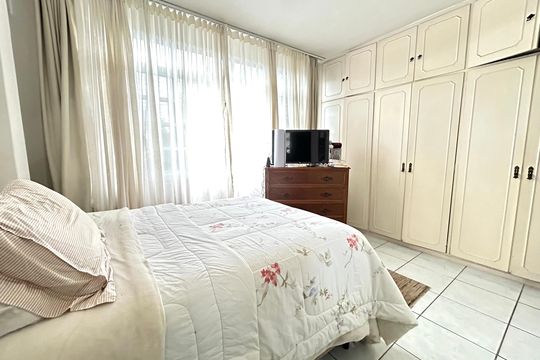 Suíte  de apartamento para alugar com 2 quartos, 80m² em Centro, Florianópolis