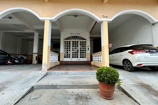 Fachada do bloco de apartamento para alugar com 2 quartos, 80m² em Centro, Florianópolis