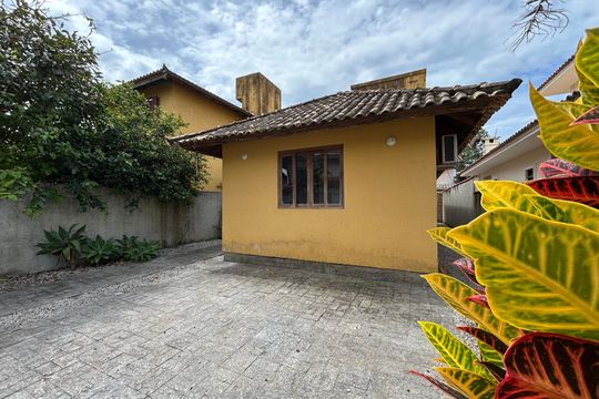 Garagem de casa para alugar com 2 quartos, 100m² em Rio Tavares, Florianópolis