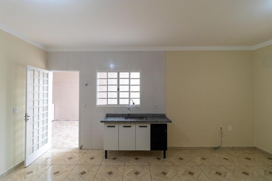 Sala e cozinha de casa para alugar com 2 quartos, 80m² em Jardim Chapadão, Campinas