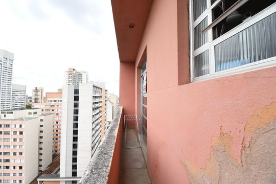 Sacada do Quarto 1 de apartamento à venda com 2 quartos, 75m² em Centro, Curitiba