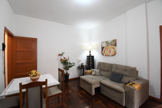 Sala de apartamento à venda com 2 quartos, 75m² em Centro, Curitiba