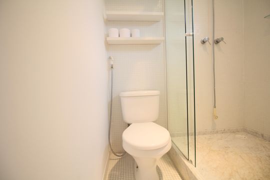 Banheiro Social de apartamento para alugar com 3 quartos, 126m² em Morumbi, São Paulo
