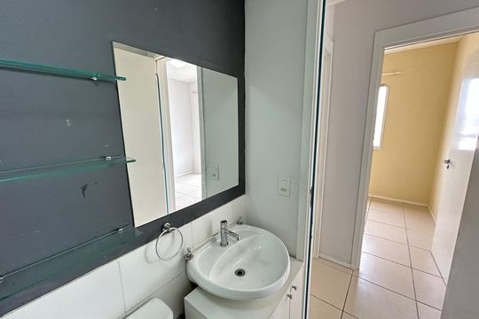 Banheiro Social de apartamento à venda com 2 quartos, 53m² em Del Castilho, Rio de Janeiro