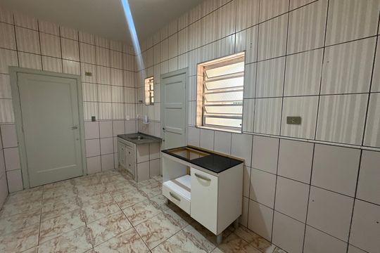 Cozinha de apartamento para alugar com 2 quartos, 89m² em Itararé, São Vicente