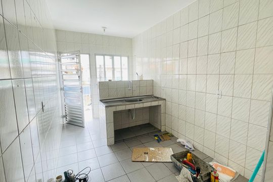 Cozinha de casa para alugar com 2 quartos, 63m² em Centro (caucaia do Alto), Cotia