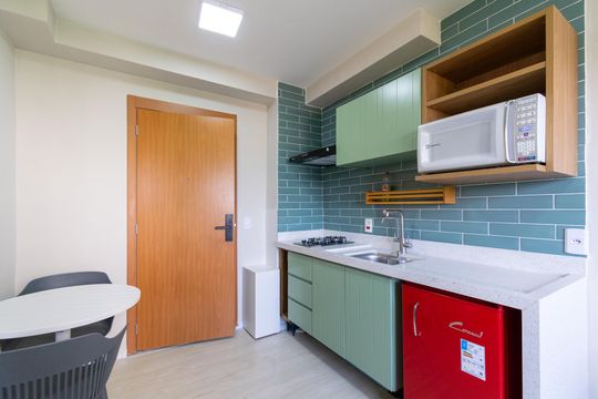 Cozinha de apartamento para alugar com 1 quarto, 24m² em Jardim Oriental, São Paulo