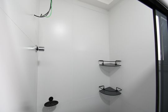 Banheiro de apartamento para alugar com 2 quartos, 46m² em Jardim Amélia, Pinhais