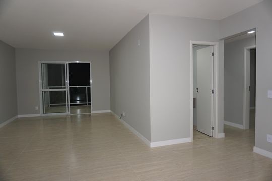Apartamento para alugar com 4 quartos, 132m² em Jardim Santa Barbara, Embu das Artes