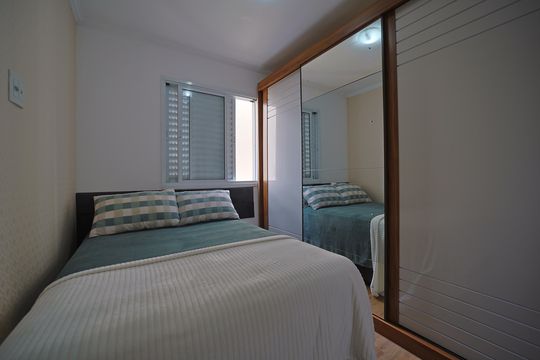 Quarto 1 de apartamento à venda com 2 quartos, 54m² em Vila Marieta, São Paulo