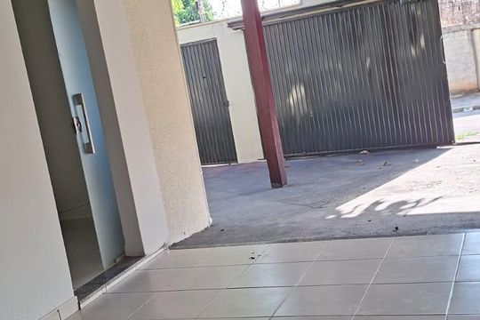 Área externa de casa para alugar com 3 quartos, 90m² em Jardim Olímpico, Aparecida de Goiânia