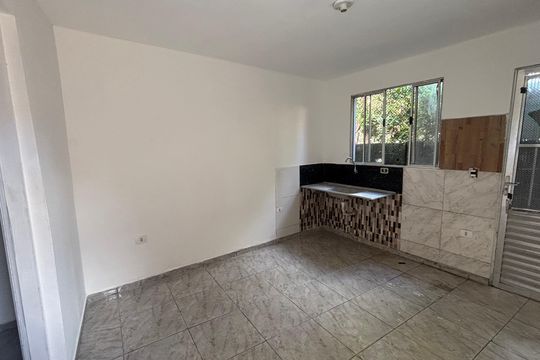 Casa para alugar com 1 quarto, 25m² em Vila Gilda, São Paulo