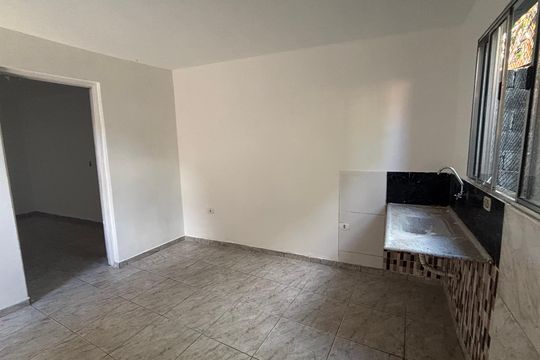 Sala/Cozinha de casa para alugar com 1 quarto, 25m² em Vila Gilda, São Paulo