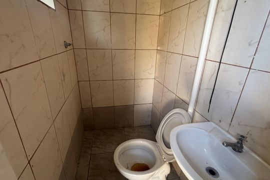 Banheiro de casa para alugar com 1 quarto, 25m² em Vila Gilda, São Paulo