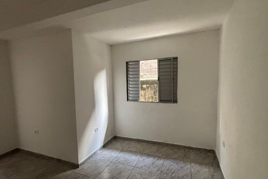 Casa para alugar com 1 quarto, 25m² em Vila Gilda, São Paulo