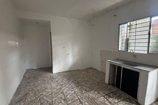 Casa para alugar com 1 quarto, 18m² em Vila Gilda, São Paulo