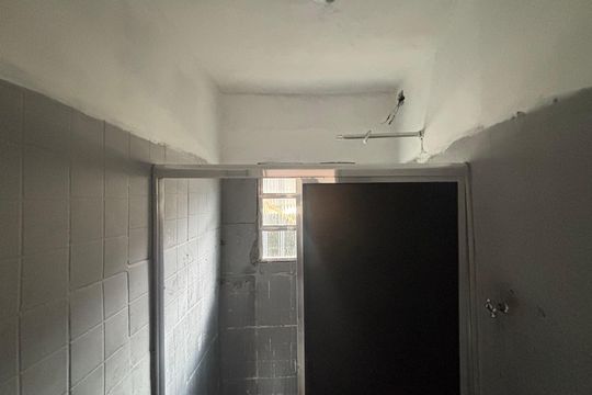 Banheiro de casa para alugar com 1 quarto, 18m² em Vila Gilda, São Paulo
