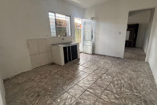 Casa para alugar com 1 quarto, 18m² em Vila Gilda, São Paulo