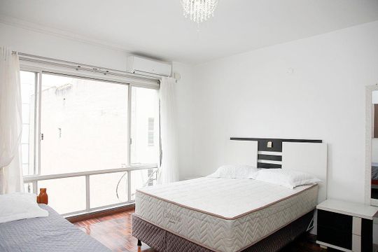 Quarto de apartamento à venda com 1 quarto, 47m² em Centro Histórico, Porto Alegre