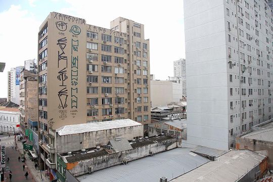 Sala Vista de apartamento à venda com 1 quarto, 47m² em Centro Histórico, Porto Alegre
