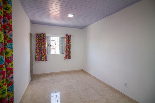 Suíte  de casa para alugar com 1 quarto, 40m² em Jardim Aracati, São Paulo