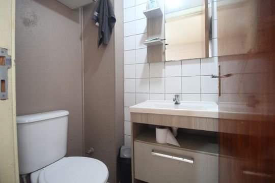Banheiro de apartamento para alugar com 2 quartos, 36m² em Mário Quintana, Porto Alegre