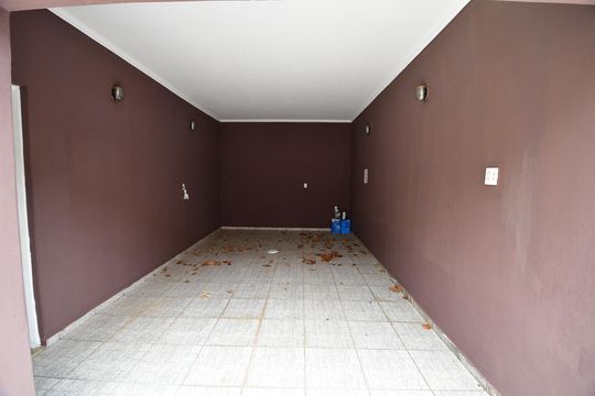 Garagem de casa à venda com 5 quartos, 240m² em Vila Jequitibas, Campinas