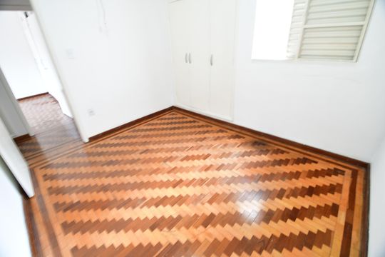 Quarto 1 de casa à venda com 5 quartos, 240m² em Vila Jequitibas, Campinas