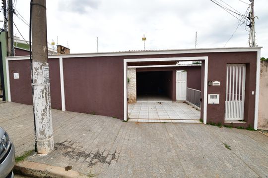 Fachada de casa à venda com 5 quartos, 240m² em Vila Jequitibas, Campinas