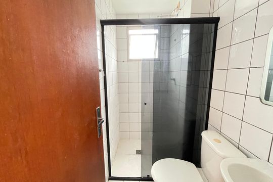 Banheiro de apartamento à venda com 2 quartos, 47m² em Rio Pequeno, São Paulo