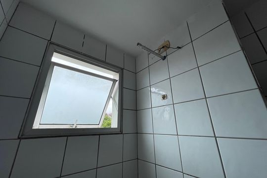 Banheiro de apartamento à venda com 2 quartos, 47m² em Rio Pequeno, São Paulo