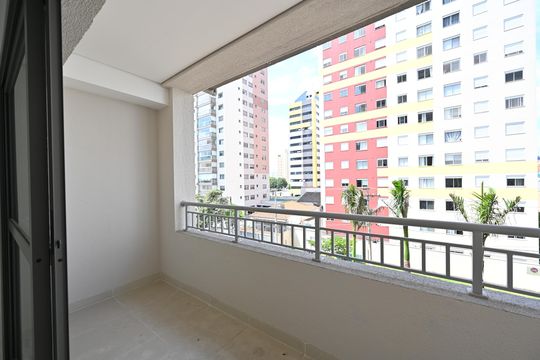 Varanda de kitnet/studio à venda com 1 quarto, 32m² em Chácara Inglesa, São Paulo
