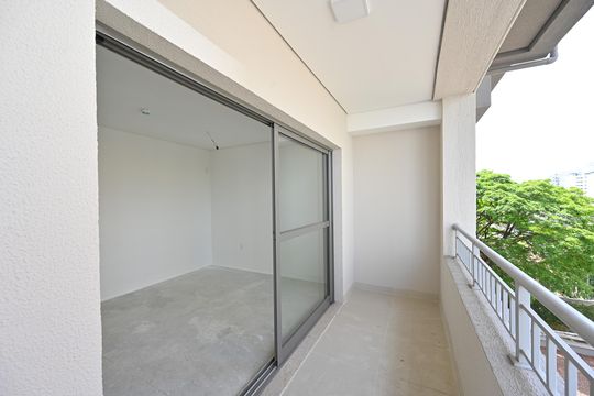 Varanda de kitnet/studio à venda com 1 quarto, 32m² em Chácara Inglesa, São Paulo