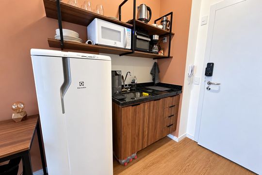 Cozinha de kitnet/studio à venda com 1 quarto, 23m² em Jardim das Acacias, São Paulo