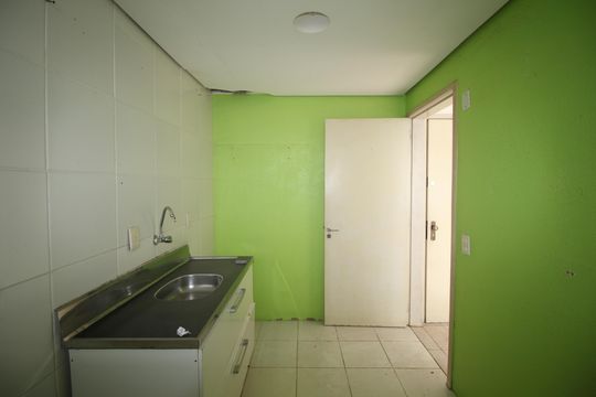 Cozinha de apartamento para alugar com 2 quartos, 52m² em Morro Santana, Porto Alegre